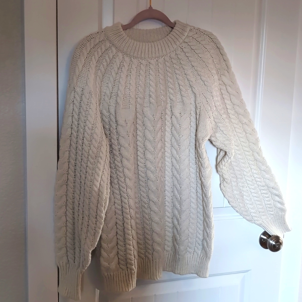 H&M White Fisherman's Sweater